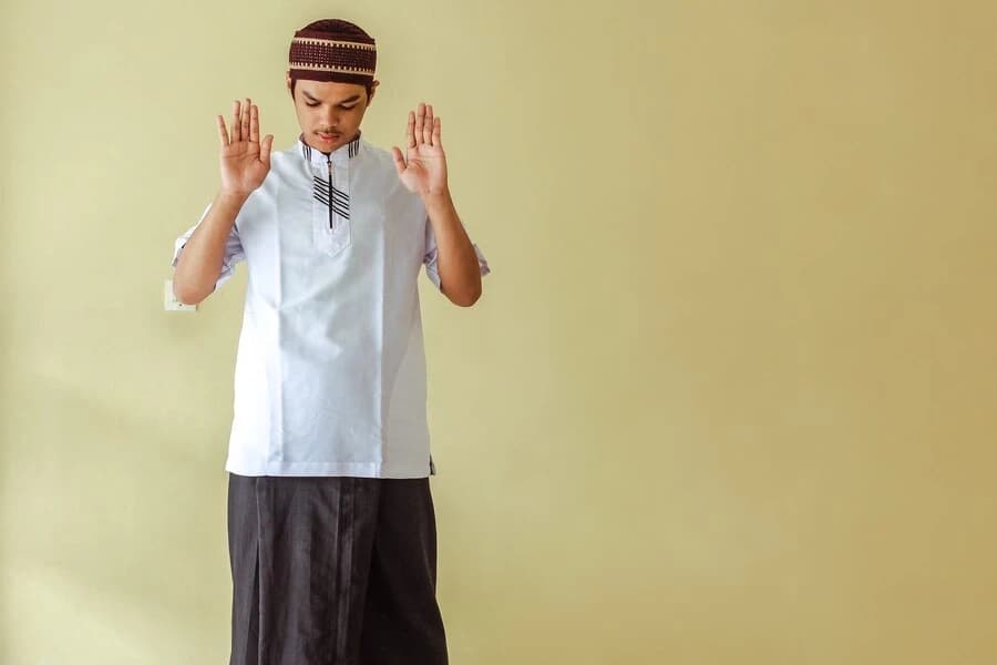 Rekomendasi Parfum Sholat untuk Pria, Ibadah Makin Khusyuk!