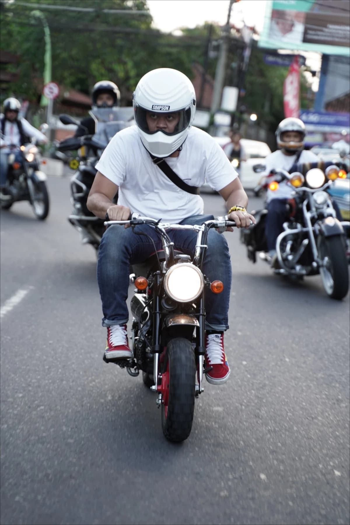 Tips Riding Motor Aman dan Nyaman ala Surya Insomnia